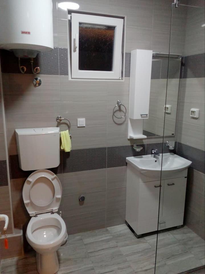 Apartmani M&V Sutomore Exteriör bild